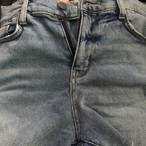 Size 4 distressed denim short
